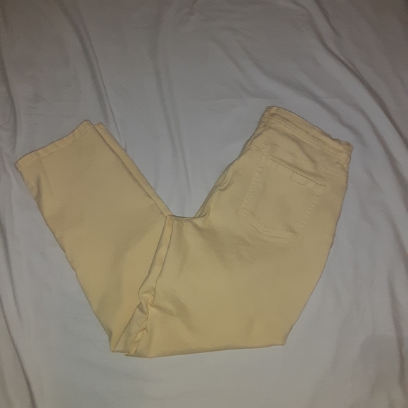 Gloria Vanderbilt Jeans - Picture 3 of 3